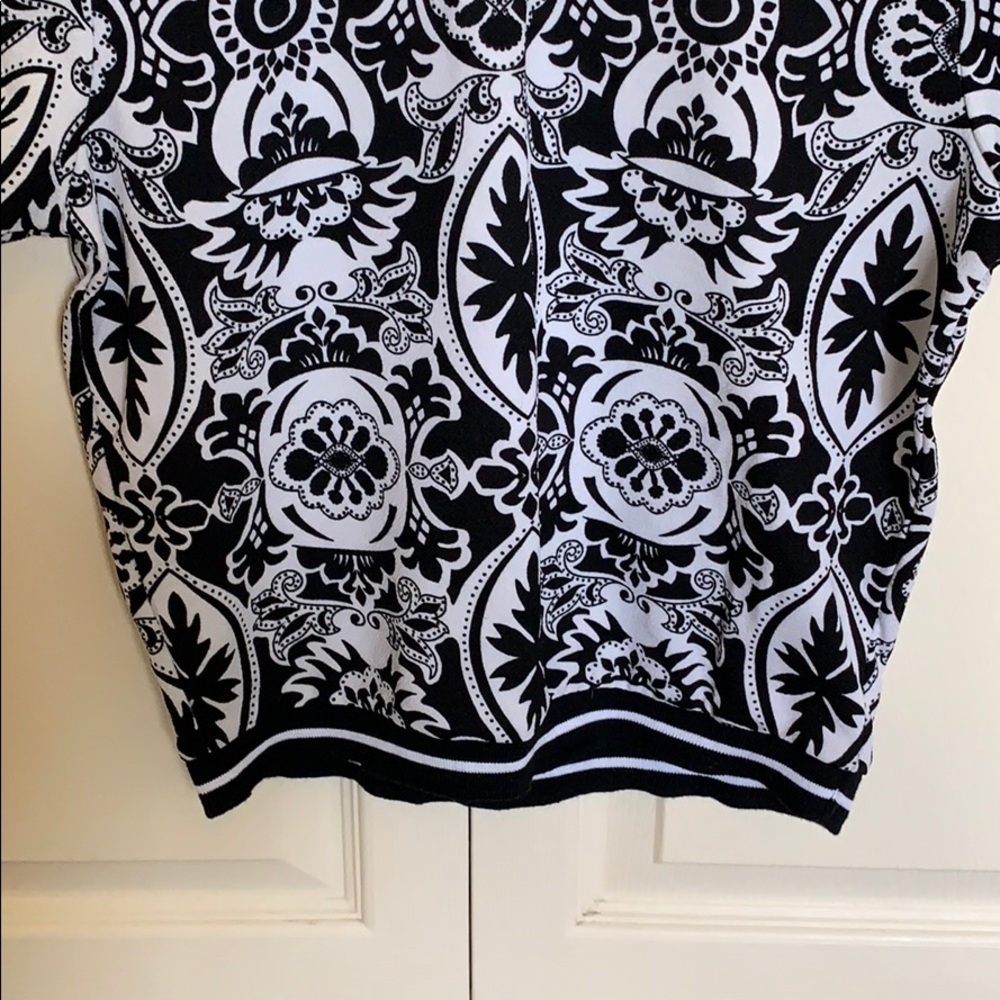 Black and white floral tee - Picture 2 of 4